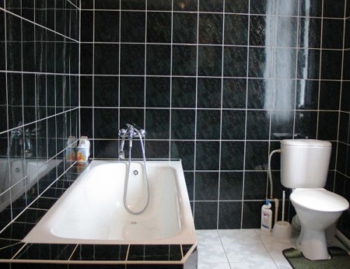 Черный дизайн в оформлении ванной комнаты